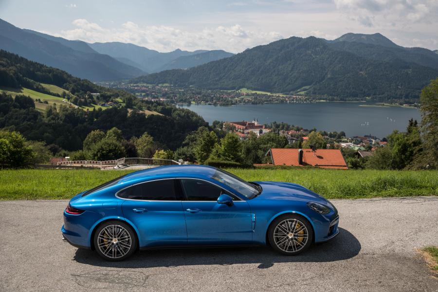  Porsche Panamera Turbo 2016 года  (фото 26 из 53)